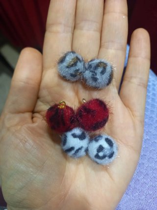 Pendientes pompón varios colores