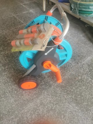 Carro Manguera Gardena con Accesorios
