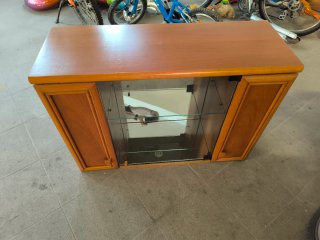 Mueble de salón con vitrina y estanteria