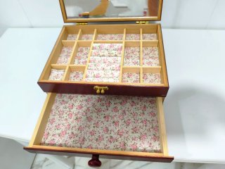 Caja joyero con flores y frase