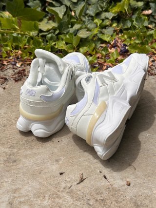 Zapatillas New Balance 9060 Talla 40
