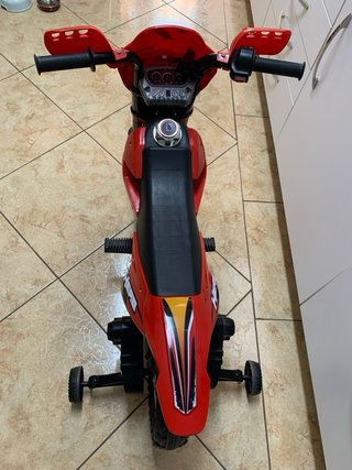 Moto Infantil Eléctrica Roja y Negra