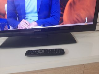 Televisor Philips LCD 32” con mando
