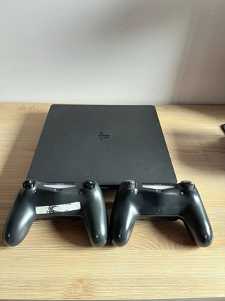 PS4 Slim 1TB + 2 Mandos + 6 Juegos [mantenimiento]
