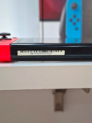 Nintendo Switch con caja