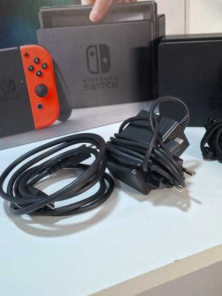 Nintendo Switch con caja