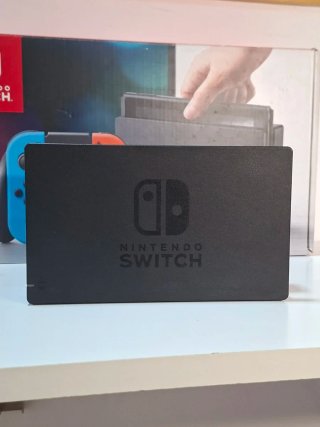 Nintendo Switch con caja
