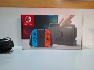 Nintendo Switch con caja