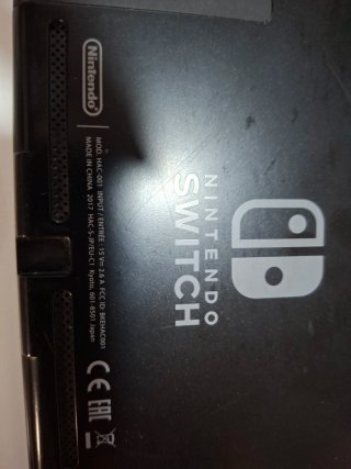 Nintendo Switch con caja