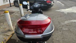 Moto Honda Scooter Gris/Rojo Automática