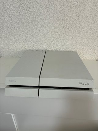 Ps4 Blanca con Soporte Cargador