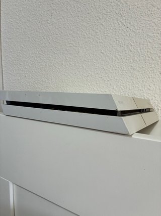 Ps4 Blanca con Soporte Cargador