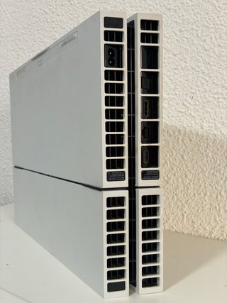 Ps4 Blanca con Soporte Cargador