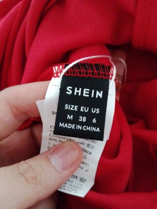 Mono rojo Shein