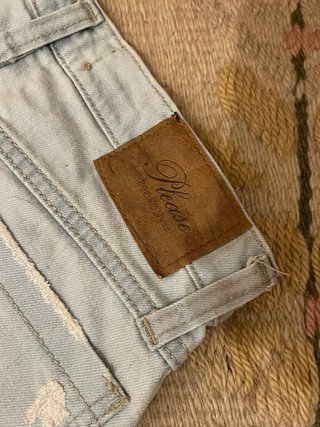 Shorts di jeans sfrangiati