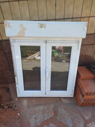 Ventana PVC Oscilobatiente Blanca con Persiana