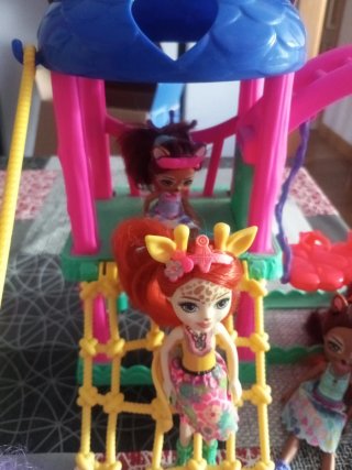 Enchantimals y columpios