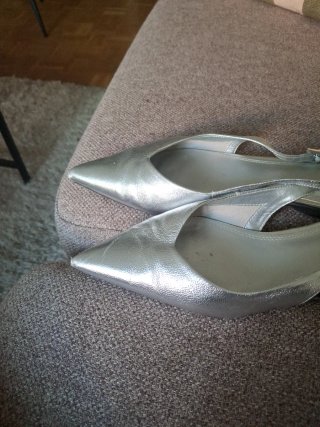 Zapatos destalonados plateados