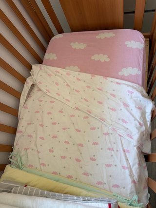Cuna de bebé madera con osito