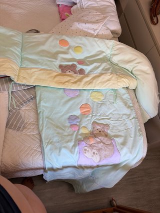 Cuna de bebé madera con osito