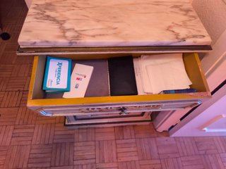 Mueble recibidor madera y mármol