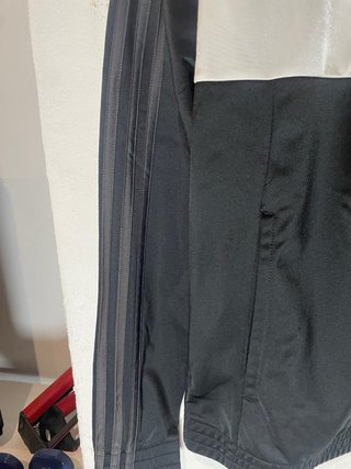 Sudadera Adidas Negra y Blanca