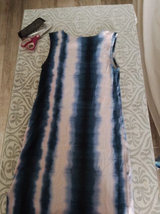 Vestido Stradivarius azul y rosa