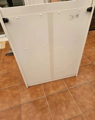Estantería blanca de madera