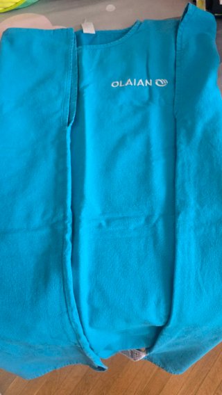 Lote Bañador Arena Powerskin + Poncho