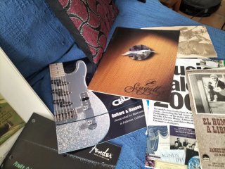 Lote Catálogos Guitarras Fender Gibson Varios