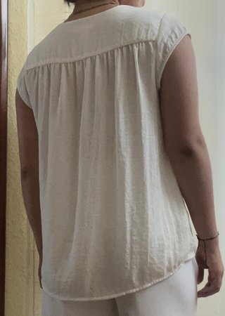 Blusa H&M crema manga corta