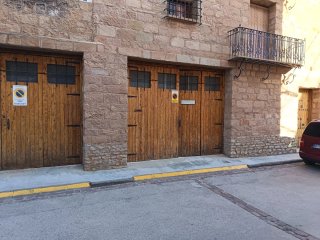 2 Puertas de SABINA macizas.