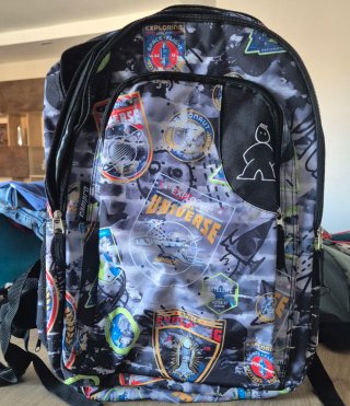 Mochila escolar temática espacio.uso en 1 ocasión