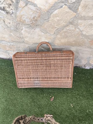 Maleta de mimbre vintage