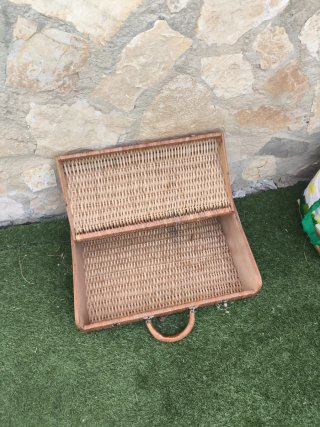 Maleta de mimbre vintage