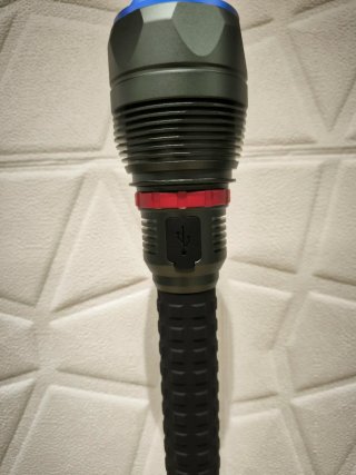 Linterna EDM 18.000 Lúmenes