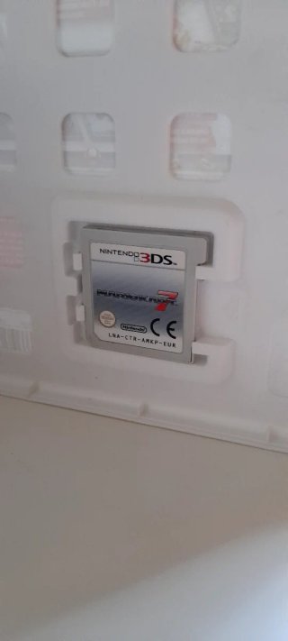 Juego de Mario Kart 7 + caja original gratis.