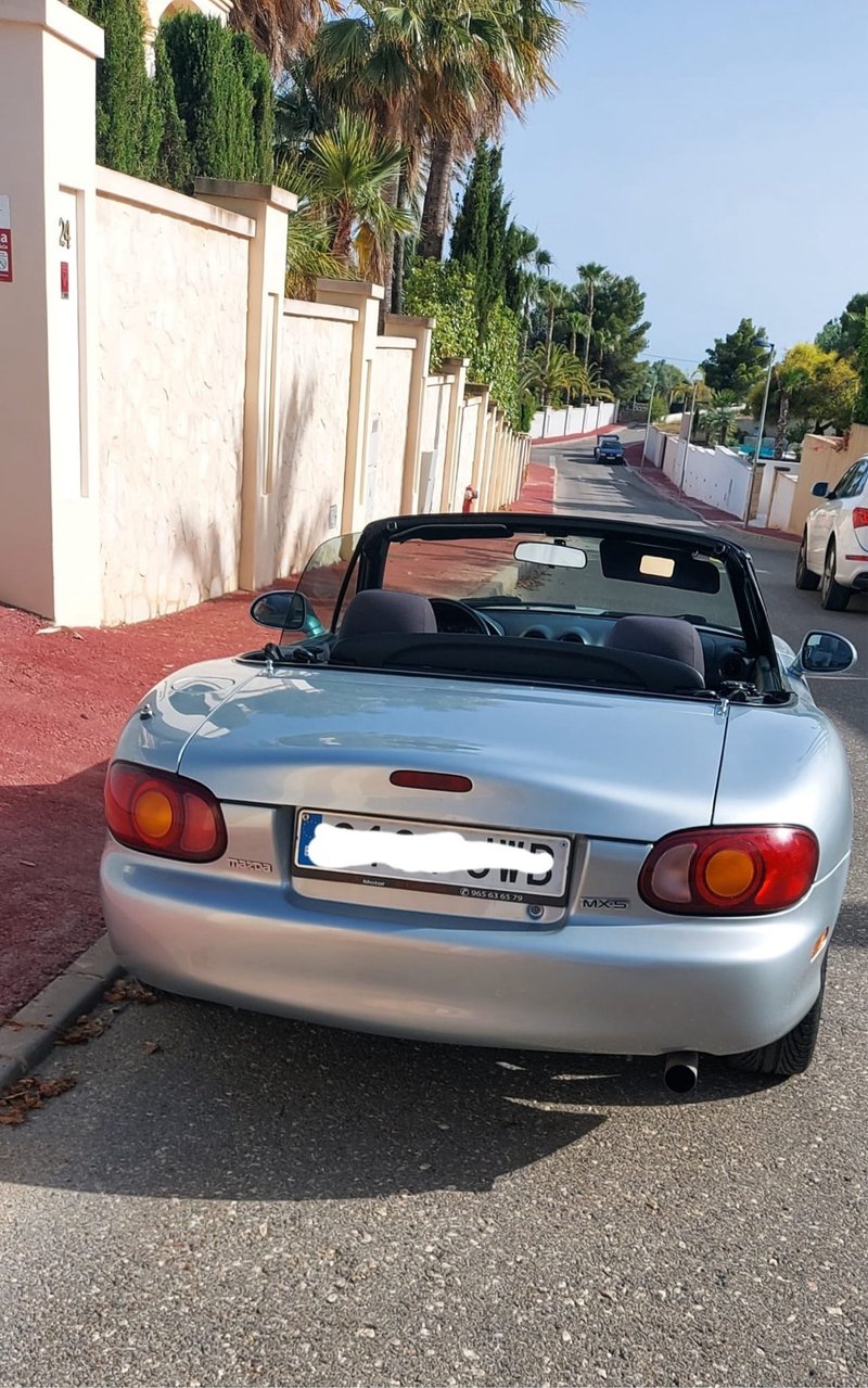 Mazda MX-5 1999 - foto 1