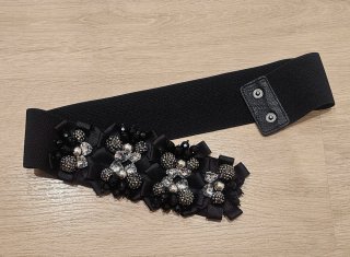 Cinturón elástico negro con pedrería