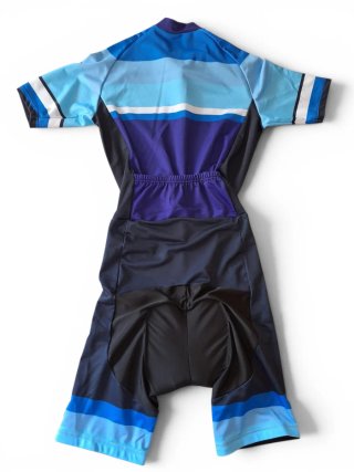 Mono ciclista azul y negro