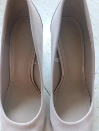 Zapatos de tacón beige