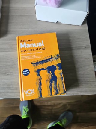 Diccionari manual grec clàssic-català amb un ap...