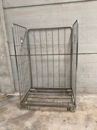 Carro jaula metálico industrial con ruedas