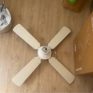 Ventilador de techo blanco