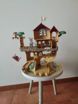Casa árbol Sylvanian con familia Ratón