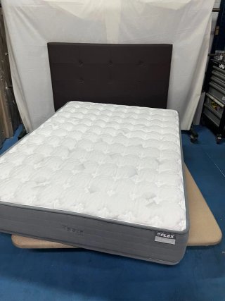 Base Tapizada + Colchón Flex 135x180
