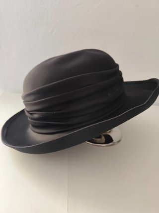 Sombrero negro elegante mujer