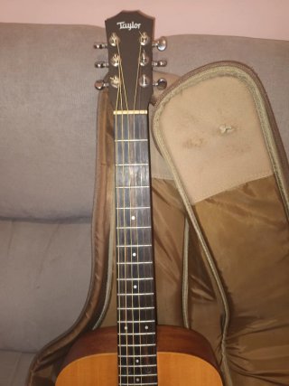 Guitarra Taylor BT1E Electroacústica