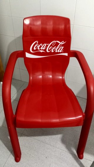 Mesa y 2 Sillas Coca-Cola Rojas
