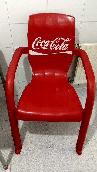 Mesa y 2 Sillas Coca-Cola Rojas